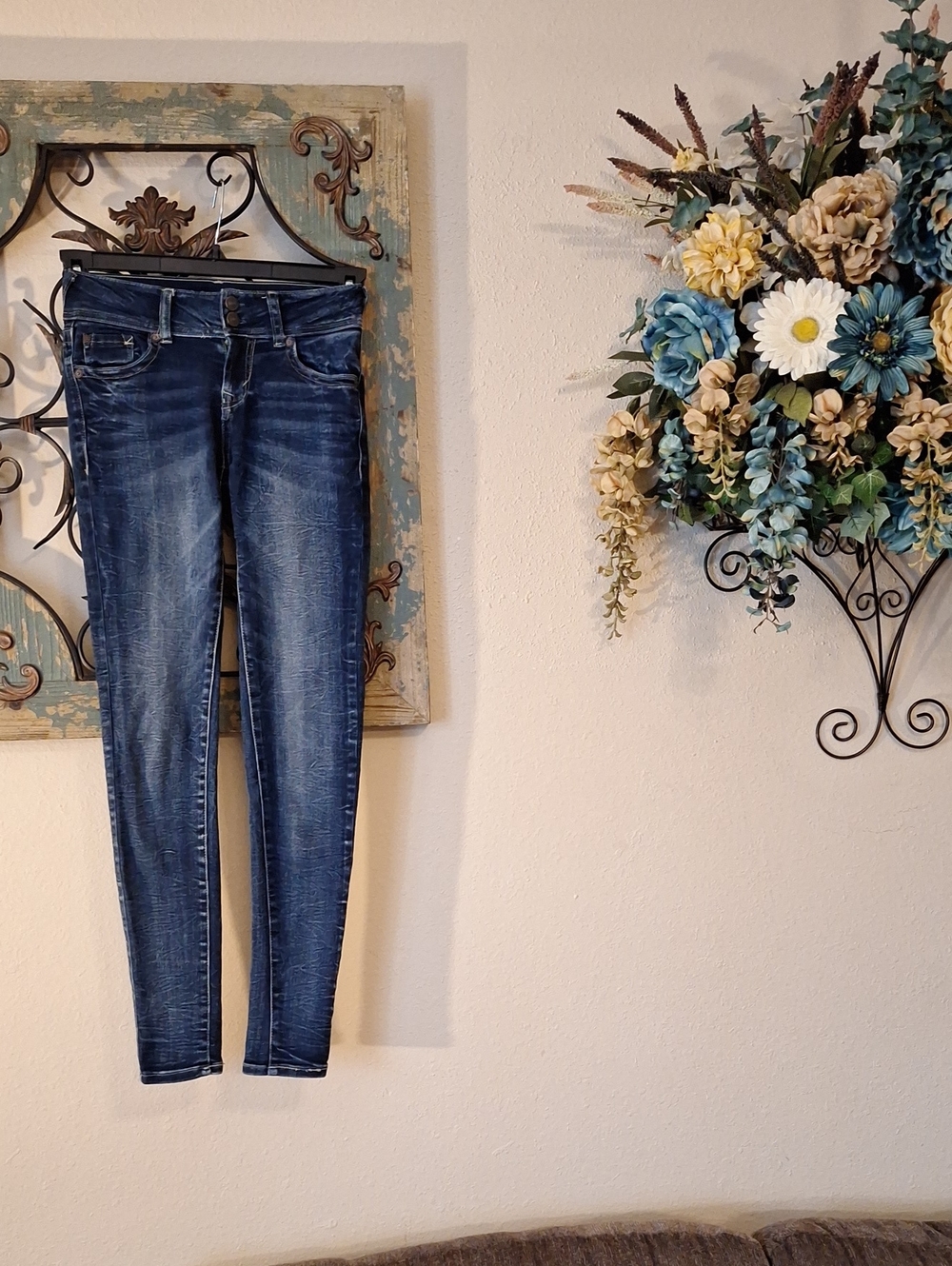 Wallflower Dark Indigo Skinny Jeans. Size 0